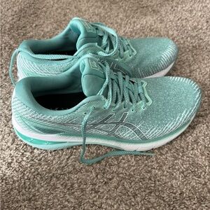 Asics GT-2000 Athletic Running Shoes 
Women's Size 9
